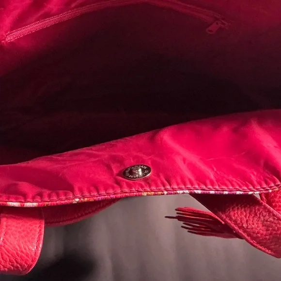 Elegant Red Paisley Tote Bag - Picture 3 of 9